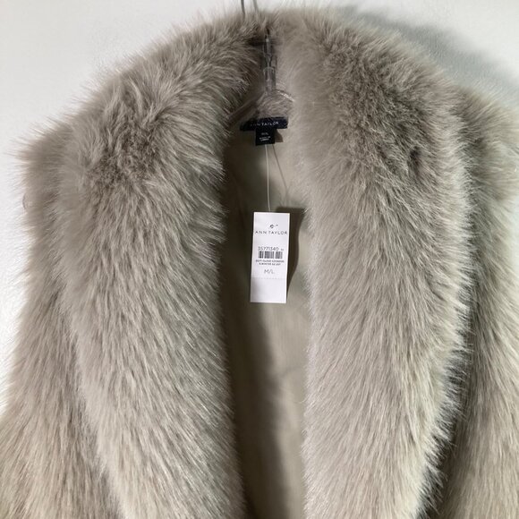 Womens Ann Taylor Faux Fur Vest Lined M/L Tan NWT Polyester Nylon - Picture 3 of 9
